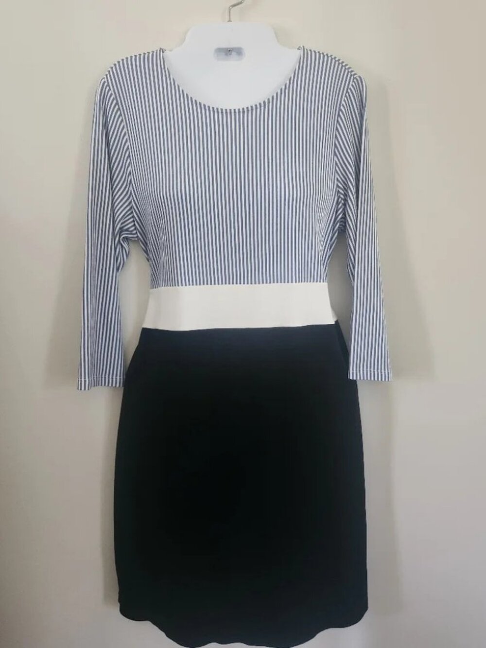 J. Jill Blue and White and Black Sheath Dress 3/4 Sleeve Scoop Neck